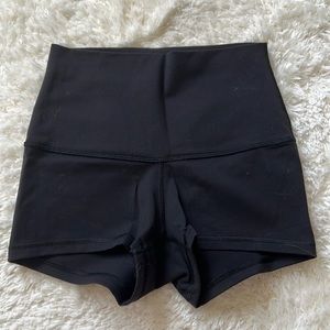 Lululemon Boogie Short Roll Down